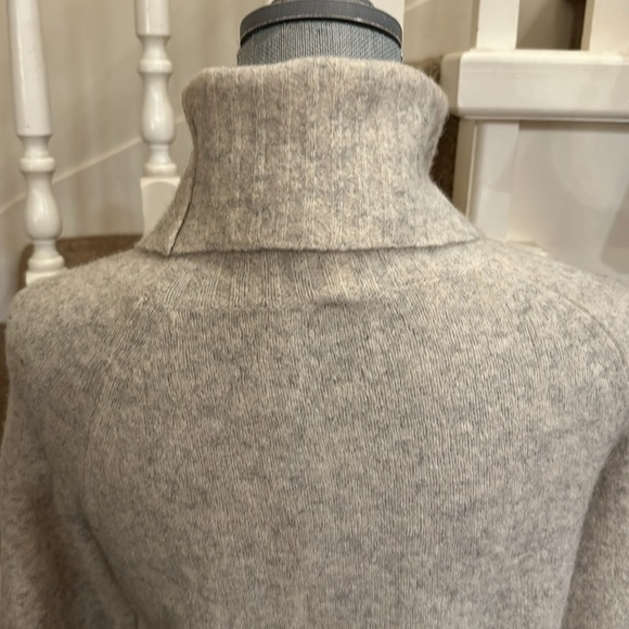 Babaton sweater - Picture 3 of 7